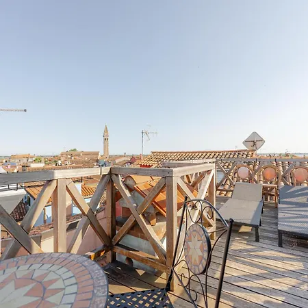 Luxury Penthouse With Lagoon View Terrace Апартаменты *